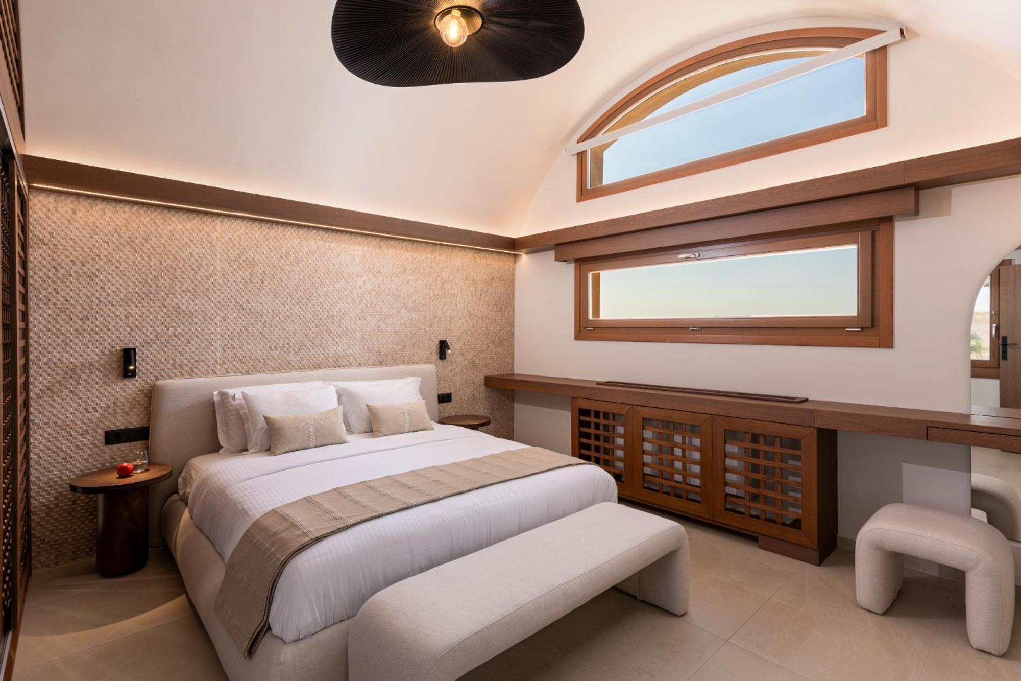 Fregata Luxury Villa Tholos (Santorini)